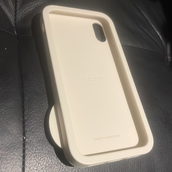 Coach iPhone XR cellphone case - Picture 4 of 6